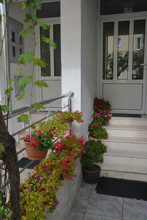טיווט Apartments Jovan מראה חיצוני תמונה