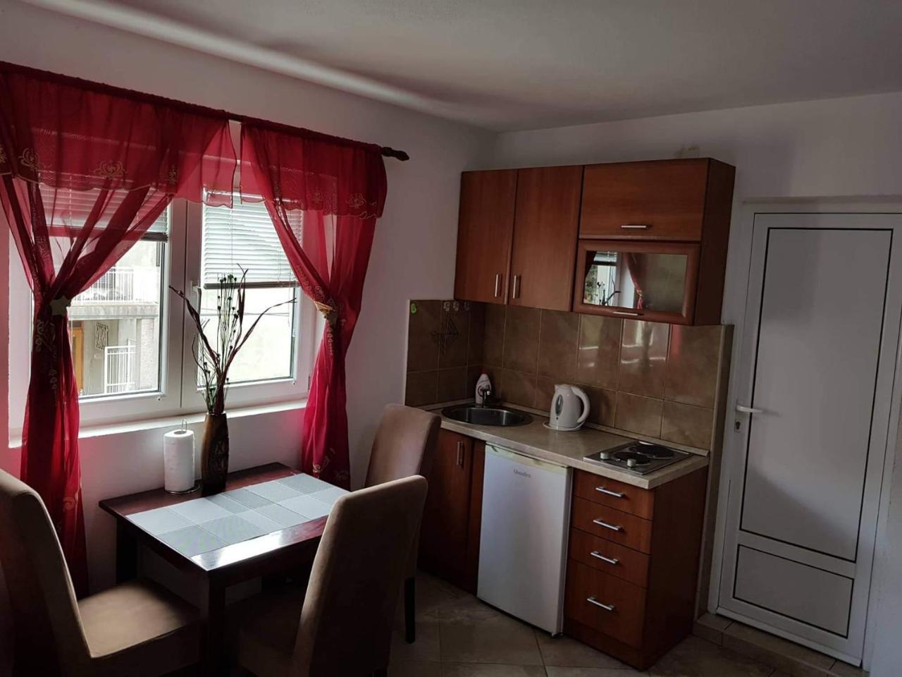 טיווט Apartments Jovan מראה חיצוני תמונה