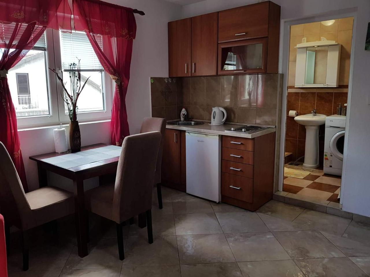 טיווט Apartments Jovan מראה חיצוני תמונה