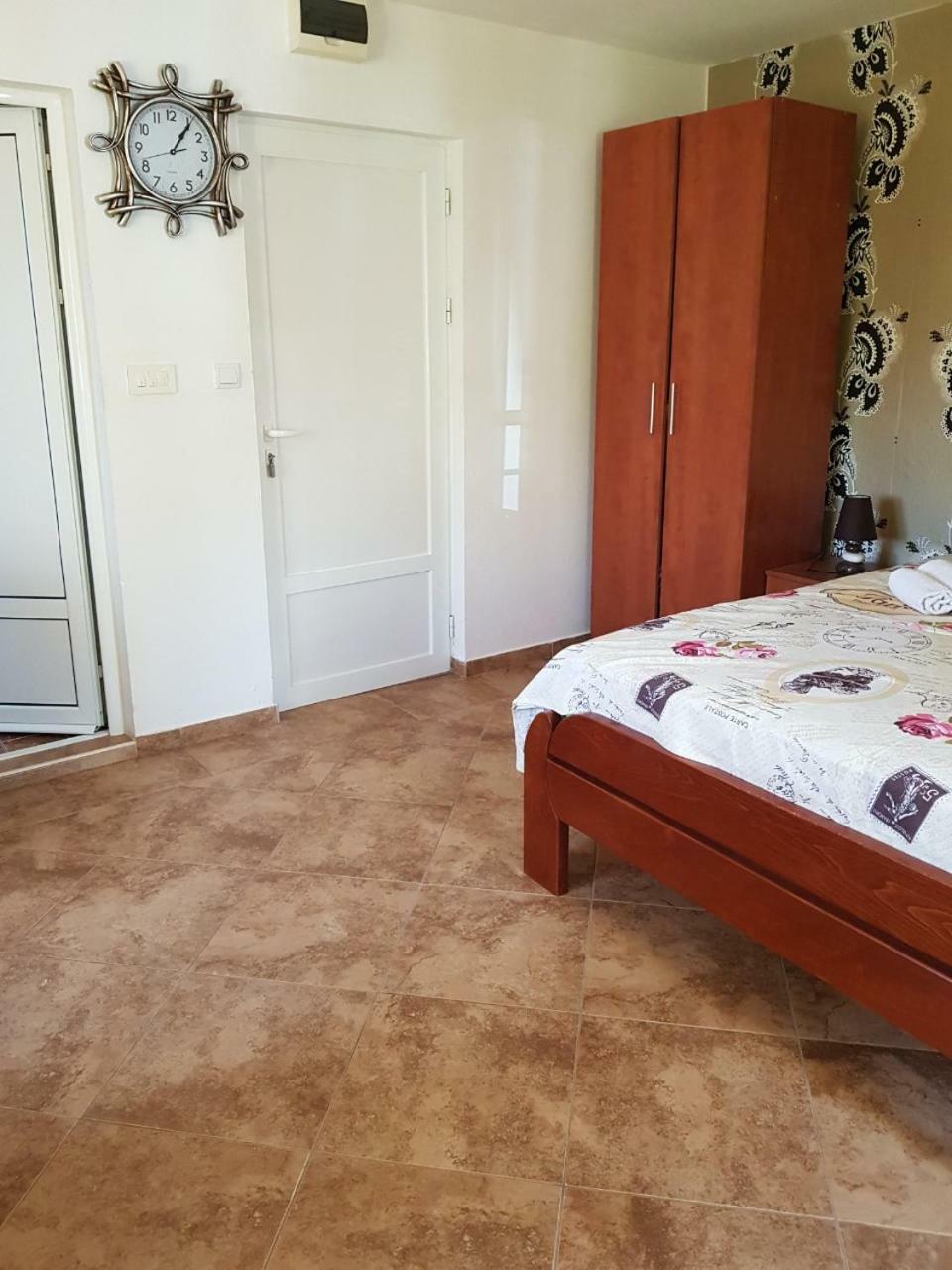 טיווט Apartments Jovan מראה חיצוני תמונה